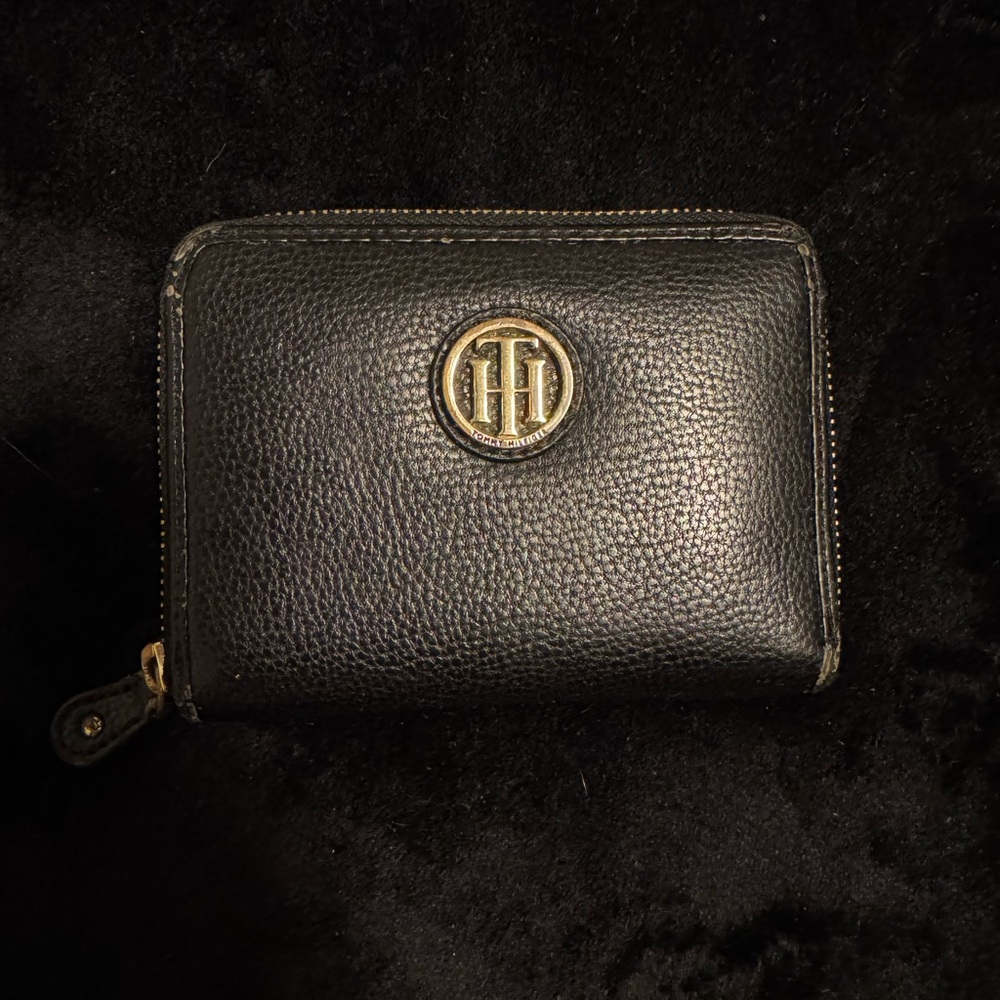 Tommy Hilfiger Black Zip-Around Wallet